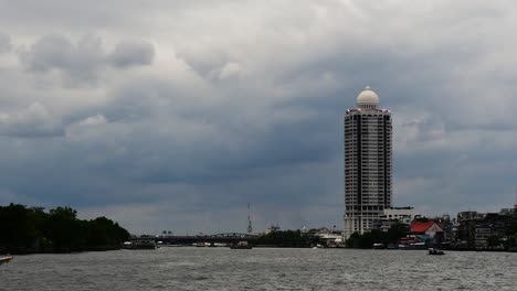 Chaophraya-River-is-filled-with-history-and-culture