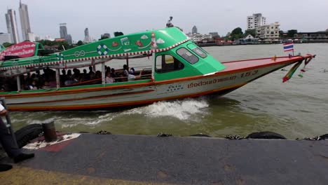 Las-Vías-De-Agua-En-Bangkok-Se-Utilizaron-Durante-La-Antigüedad,-Afluentes-Y-Canales-Conectados-Al-Río-Chaophraya