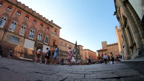 Timelapse-of-Fountain-of-Neptune,-Piazza-del-Nettuno,-Bologna,-Emilia-Romagna,-Italy