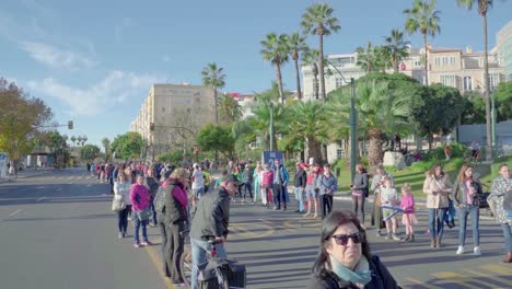 Menschen-Jubeln-Den-Marathonläufern-Zu,-Die-Am-Zürcher-Marathon-Málaga-2019-Teilnehmen