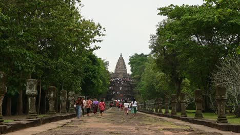 Parque-Histórico-De-Peldaño-Fantasma-Ubicado-En-Buriram,-Región-De-Isan-De-Tailandia