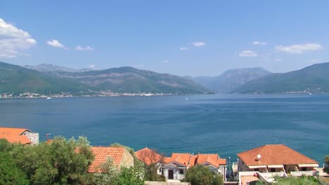 Panorama-Der-Bucht-Von-Boka-Kotorska-Von-Der-Stadt-Krasici-Aus