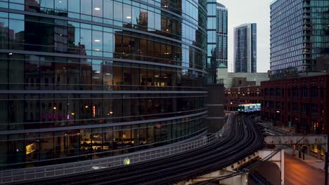 Famous-CTA-Holiday-Train-Rounds-Corner-in-Downtown-Chicago-during-Holiday-Season