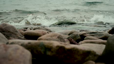Waves-rolling-into-rocky-shore