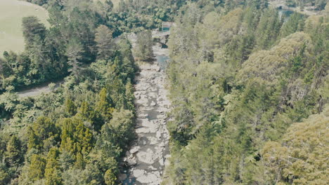 Luftbild:-Mangakarengorengo-River,-Der-Zu-Den-McLaren-Falls,-Tauranga,-Neuseeland-Führt