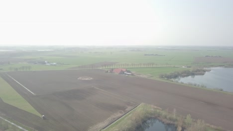 Luftaufnahmen-Der-Landwirtschaftlichen-Felder-In-Holland-In-DLOG-Und-30-Fps