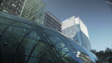 Slow-motion-shot-of-glass-buildings-in-Canary-Wharf