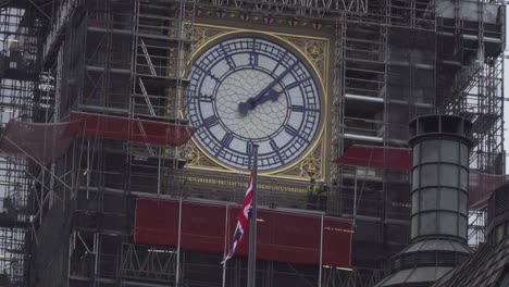 Big-Ben-En-Westminster,-Londres-Siendo-Restaurado-Por-Edificios