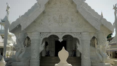 Hermoso-Templo-Blanco-En-Tailandia