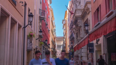 Lapso-De-Tiempo-De-Gente-Caminando-Por-Las-Calles-De-Murcia,-España