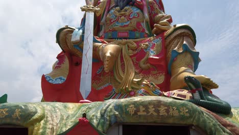 Templo-Zuoying-Yuandi-En-El-Estanque-De-Lotos-En-Kaohsiung,-Taiwán