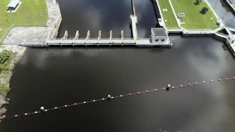St.-Lucie-River-Lock-overhead-view