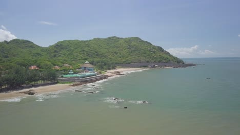 La-Playa-De-Long-Hai-Tiene-La-Hermosa-Costa-En-El-Sur-De-Vietnam,-A-Unos-100-Kilómetros-De-La-Ciudad-De-Ho-Chi-Minh