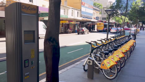 Brisbane-City-Cycle-Ride-Sharing-Fahrräder-Mit-Kassenautomaten