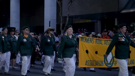 Anzac-day,-anzac-parade-brisbane,-2018