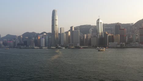 Hongkong-Victoria-Harbour-An-Einem-Sonnigen-Tag