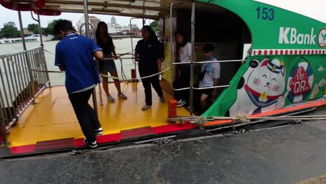 Las-Vías-De-Agua-En-Bangkok-Se-Utilizaron-Durante-La-Antigüedad,-Afluentes-Y-Canales-Conectados-Al-Río-Chaophraya