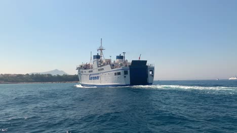 Large-Caremar-boat-car-ferry-ship-in-Italy-on-the-Mediterranean-between-Naples,-Procida,-Ischia-and-Capri