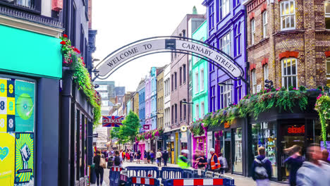 Londres,-Inglaterra,-Circa:-Zona-Comercial-Timelapse-En-Carnaby-Street-En-Londres,-Inglaterra