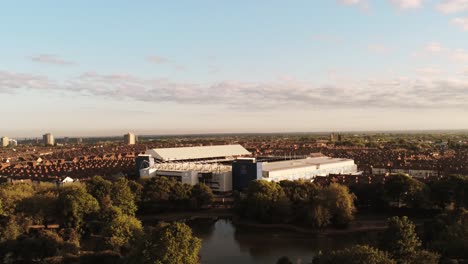Ikonischer-Goodison-Park-EFC-Liverpool-Fußballplatz-Stadion-Luftaufnahme-Everton-Rising-Push-In