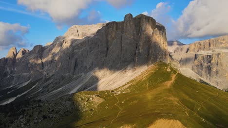 Panorama-Del-Majestuoso-Trentino-Alto-Adige,-Dolomitas-Alpes,-Val-Gardena,-Italia