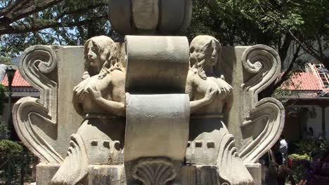 Detail-Des-„Meerjungfrauenbrunnens“-Auf-Dem-Zentralen-Platz,-Antigua,-Guatemala