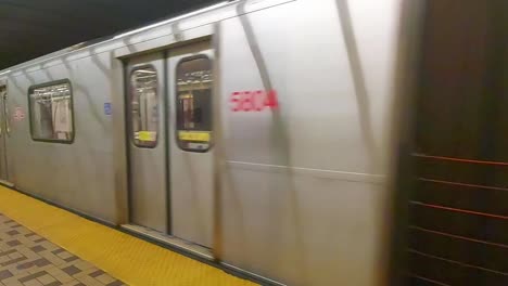 TTC-near-empty-Subway-speeds-by-on-Monday-morning-rush-hour,-January-4th,-2021-in-Toronto