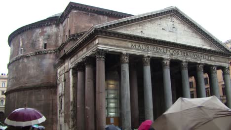 Panteón-En-La-Piazza-Della-Rotonda,-Roma,-Italia,-En-Un-Día-Lluvioso