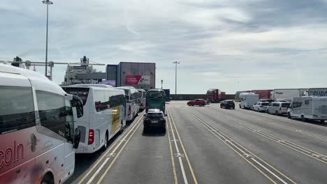 Los-Transbordadores-Que-Transportan-A-Los-Visitantes-De-Dover-A-Inglaterra-Y-De-Regreso-Son-Una-Parte-Muy-Importante-De-La-Economía-De-La-Ciudad-Portuaria-De-Dover,-En-El-Sureste-De-Inglaterra