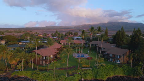 Resorts-Frente-Al-Mar-Y-Playa-Kahana-En-Lahaina,-Maui