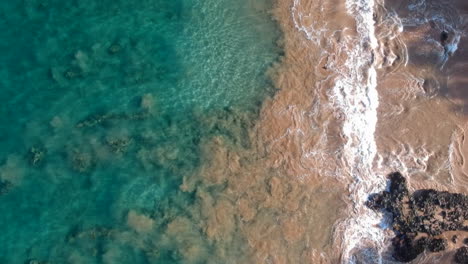 Aerial-footage-of-the-Kamaole-III-Beach-reef