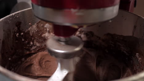 Male-preparing-a-chocolate-cake