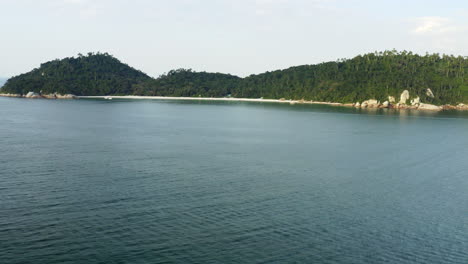 Una-De-Las-Playas-Más-Hermosas-De-Brasil,-Isla-De-Campeche,-Florianópolis,-Santa-Catarina