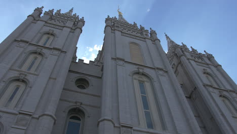 Low-Angle-shot-of-the-Mormon-Temple-in-Salt-Lake-City,-Utah