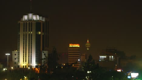 Skyline-Von-Gebäuden-Bei-Nacht-In-Teheran,-Iran,-Aufgenommen-Vom-Ab-o-atash-Park