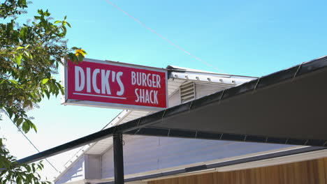 Dick&#39;s-Burger-Shack-Schild-In-Kamas,-Utah.-4k