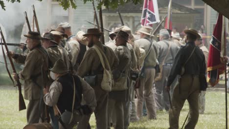 Nachstellung-Der-Bürgerkriegsschlacht-Im-Ohio-Village-Im-Ohio-History-Center