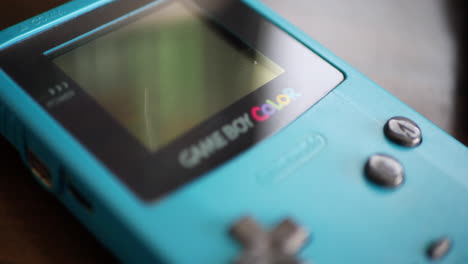 Ein-Klassisches-Vintage-Retro-Nintendo-Gameboy-Color--Und-Advance-SP-Videospiel-Handheld-Gerät