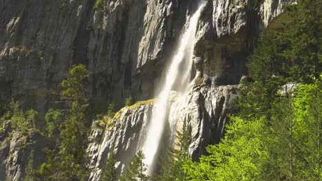Dazzled-Beauty-of-Waterfall-in-the-Heart-of-Magnificent-Cliff,-Pyrenees
