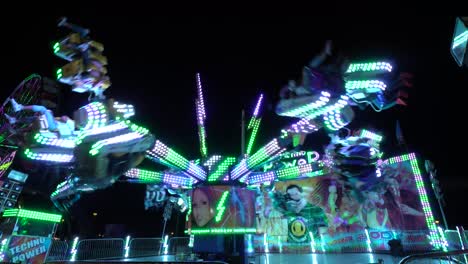 Kirmesfahrt-Mit-Lichtern-Bei-Nacht-Auf-Dem-Florida-State-Fairground