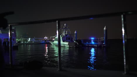 Erstaunliche-Bootsfahrt-Im-Jachthafen-Von-Abu-Dhabi,-Broll-Aufnahmen
