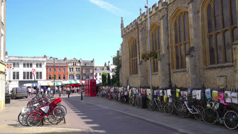 Cambridge,-Inglaterra,-Alrededor-De:-Plaza-Del-Mercado-En-Cambridge,-Reino-Unido