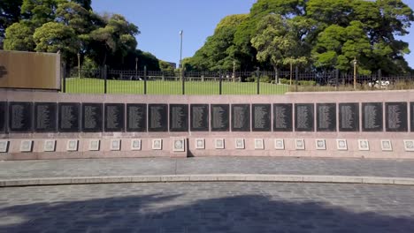 Aerial-rising-over-Monument-to-the-Fallen-in-the-Falklands-located-in-Plaza-San-Martin,-Buenos-Aires
