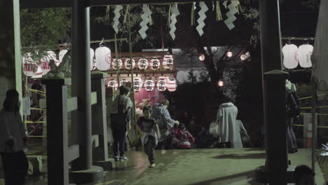 Menschen-Feiern-Das-Sakura-Herbstfest