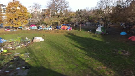 Homeless-village-nestled-in-the-Cal-Anderson-Seattle-City-Park,-aerial-track