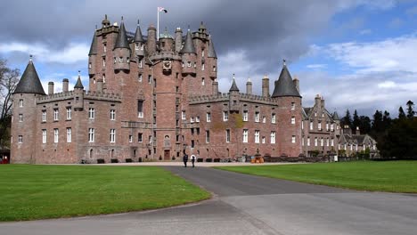 Glamis-Castle-Näherte-Sich-2-Personen