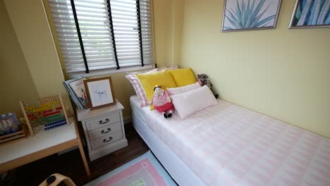 Chic-and-Cozy-Decorative-Bedroom-Decoration-Idea