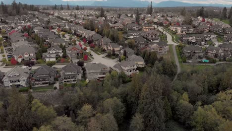 Drohne-4k-Footage-Cloverdale-Urban-Housing-Für-Bürger-Der-Mittelschicht-Zonierte-Stadtplanung-Mit-Frischer,-Schadstofffreier-Luft