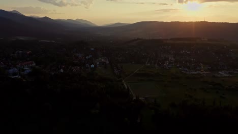 Dramatic-Sunset-Over-Resort-Town-Near-Tatras-Mountains-In-Zakopane,-Southern-Poland