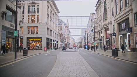 Oxford-Street-Londres-En-Un-Día-Tranquilo-Desde-El-Medio-De-La-Calle